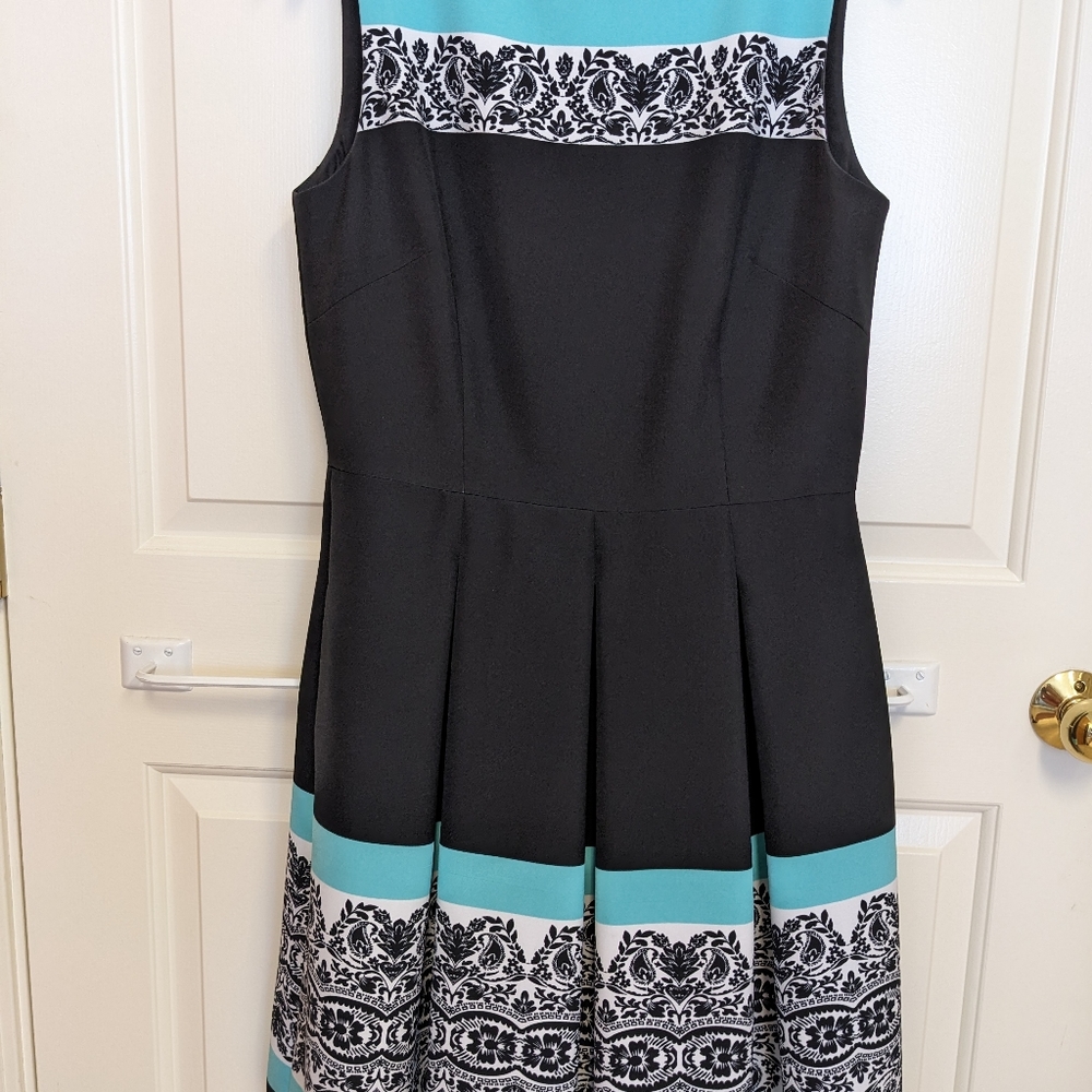 Tahari sleeveless summer dress, Size 8